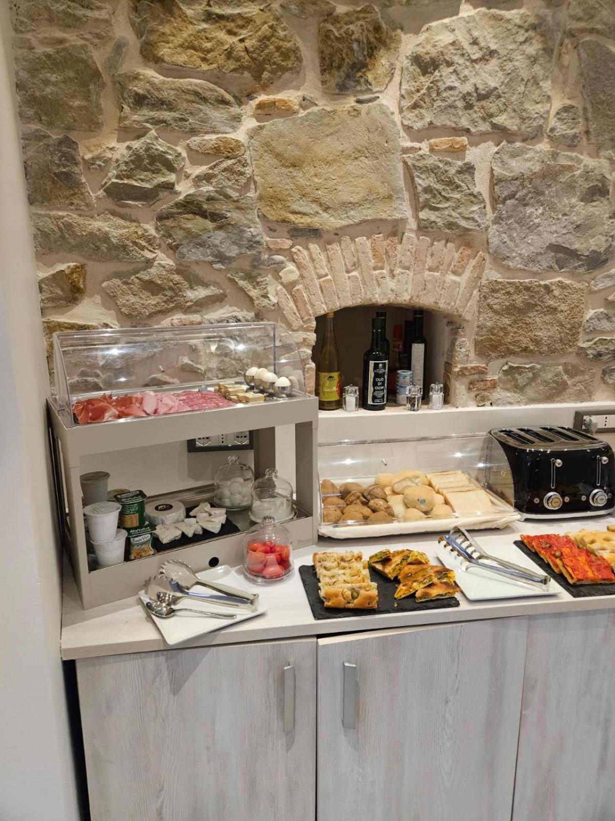 Prima Fila Premium Guest House Санремо Экстерьер фото