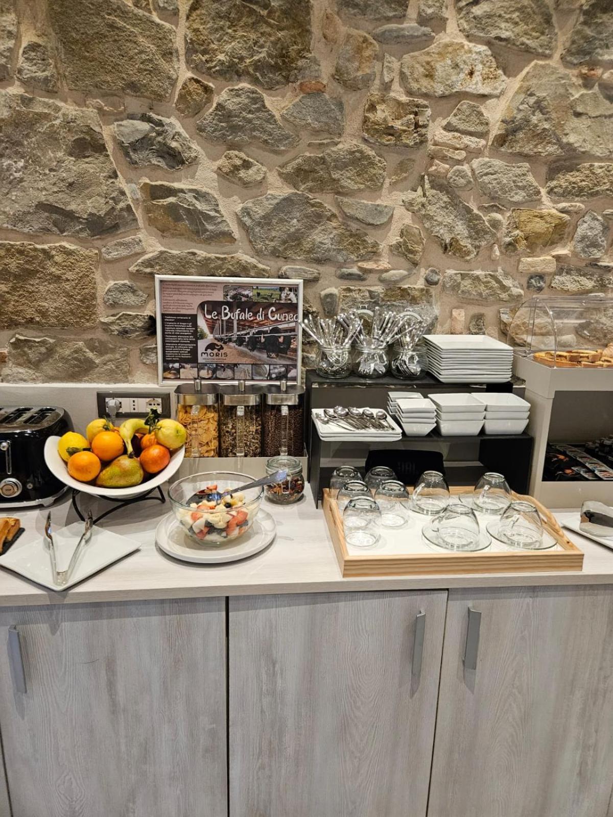 Prima Fila Premium Guest House Санремо Экстерьер фото