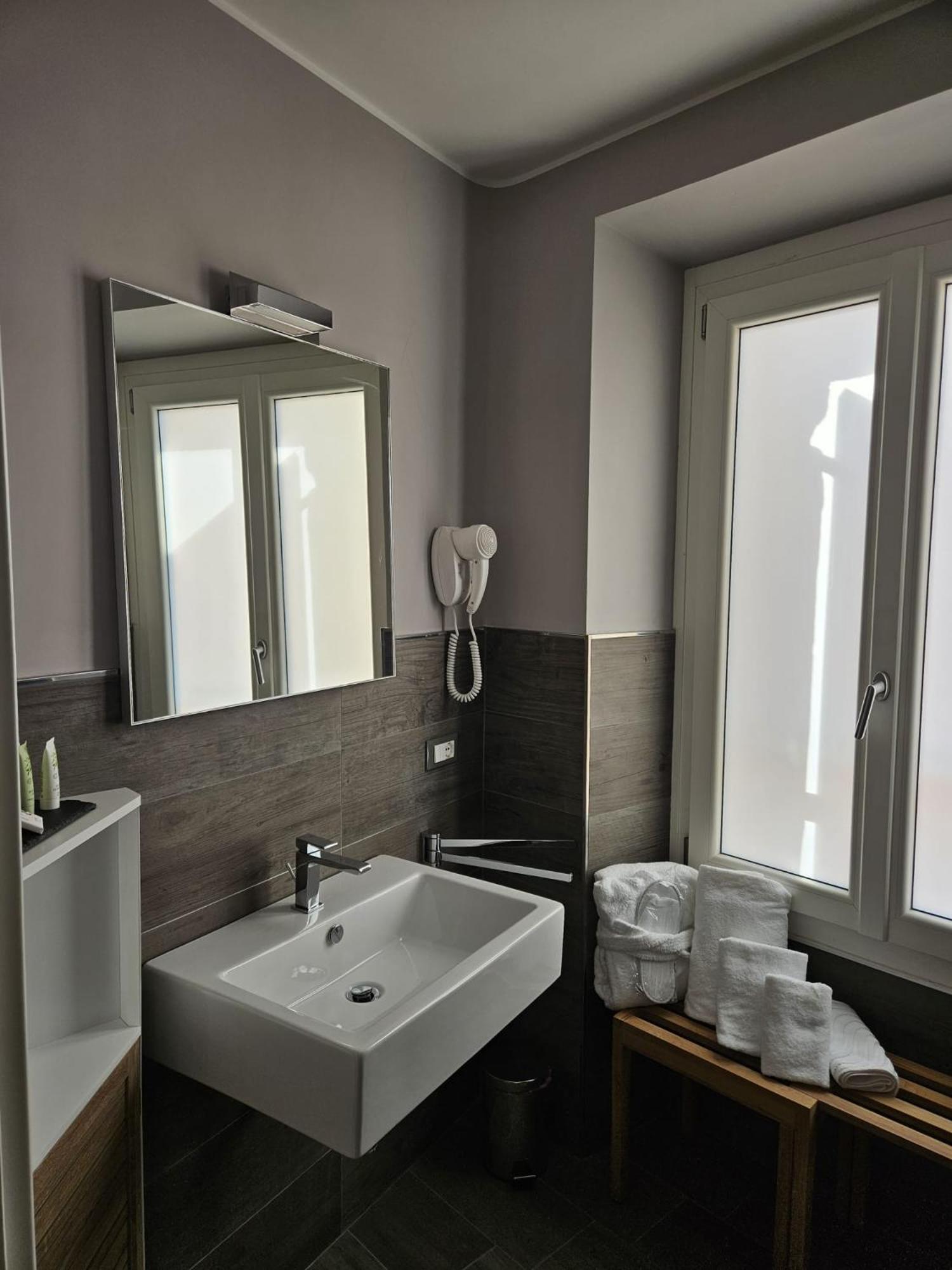 Prima Fila Premium Guest House Санремо Экстерьер фото