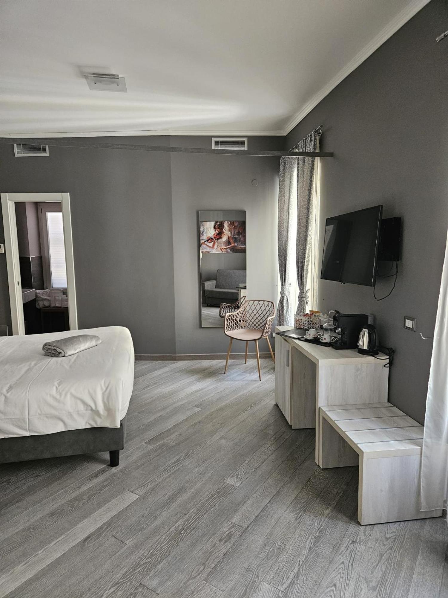 Prima Fila Premium Guest House Санремо Экстерьер фото